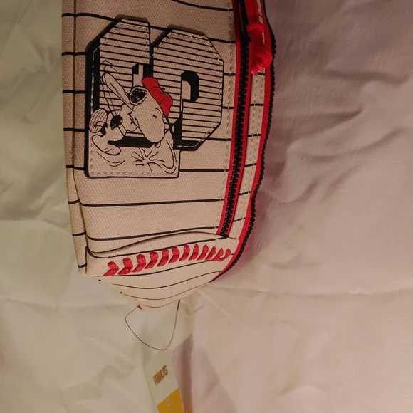 NWT Snoopy Baseball Themed Waist Bag - Picture 4 of 10